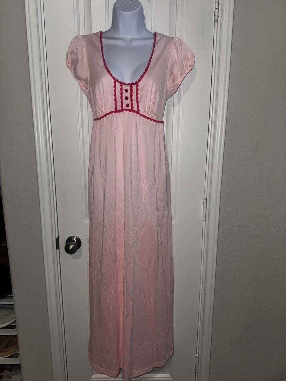 Vintage 1970s Formfit Rogers Pink Empire Waist Nightgown Barbie‎